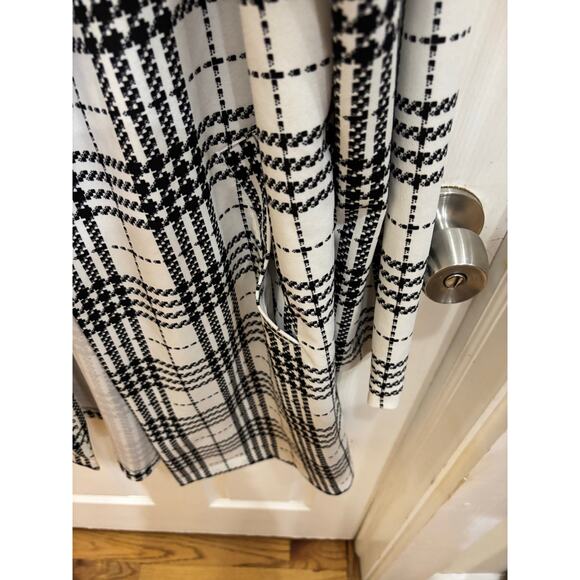 Black and White Blazer Size XL - Picture 7 of 7